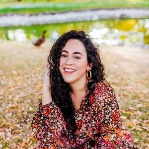 Meet your Posher, Alicia